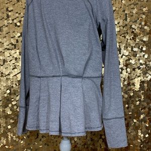 Lululemon ruffle pleated back top- like new